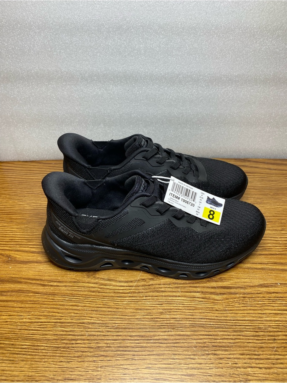Skechers Hands Free Swift Fit Sneaker Shoes Memory Foam Mens Size 8 Black NEW